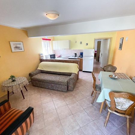Apartmani Leonarda Jadranovo Exterior photo