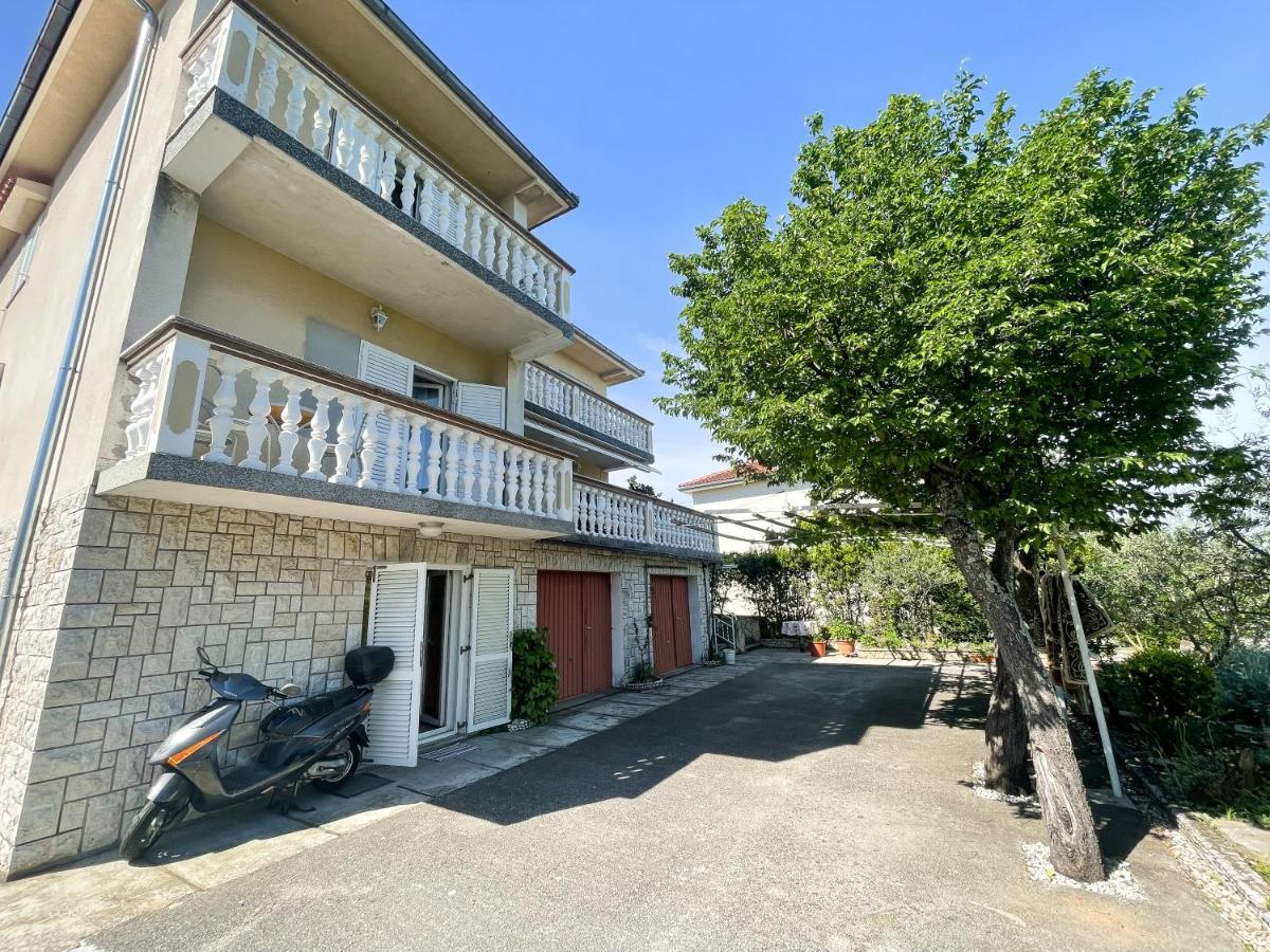 Apartmani Leonarda Jadranovo Exterior photo