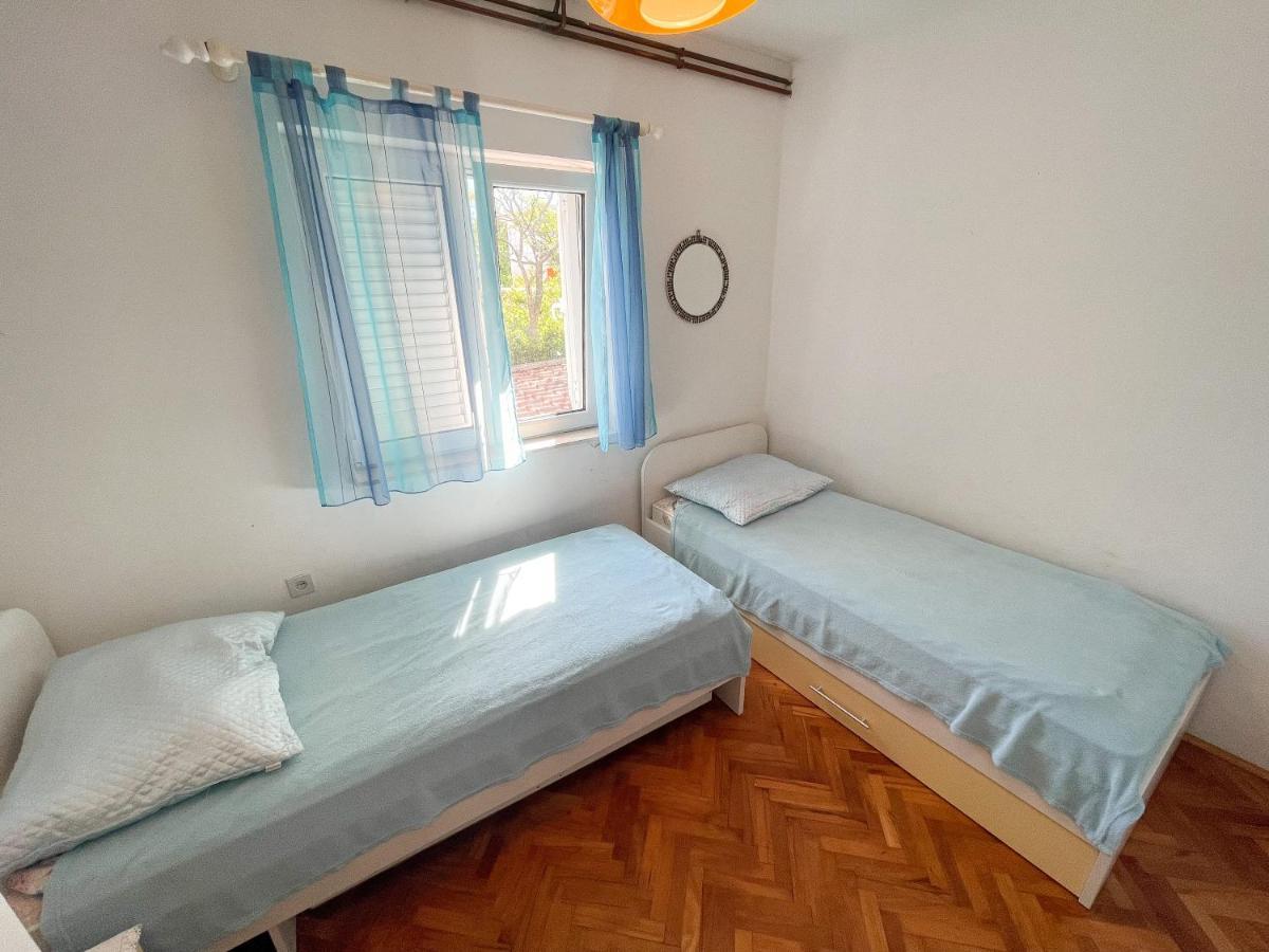 Apartmani Leonarda Jadranovo Exterior photo