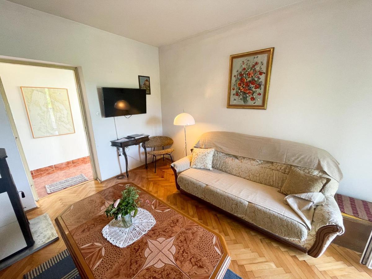 Apartmani Leonarda Jadranovo Exterior photo